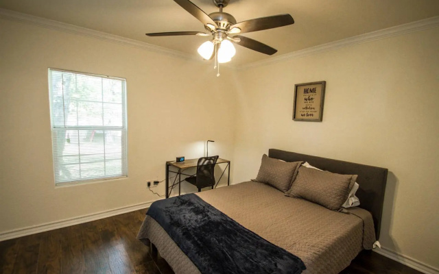 photo 3 of Cozy Remodeled 2BR/2BA Near Downtown Sleeps 8