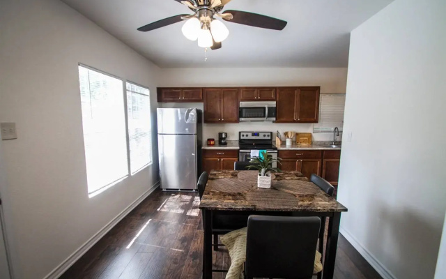 photo 5 of Cozy Remodeled 2BR/2BA Near Downtown Sleeps 8