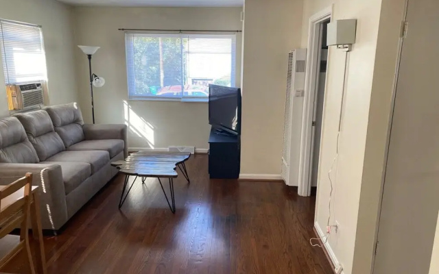 photo 2 of Cozy, Roomy 1 Bedroom Home in Cincinnati
