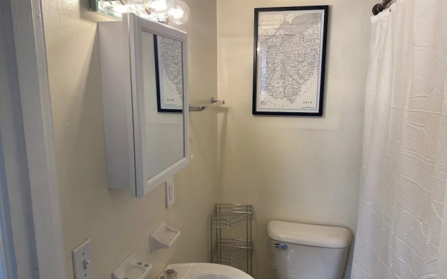 photo 5 of Cozy, Roomy 1 Bedroom Home in Cincinnati