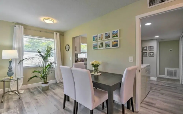 photo 3 of Cozy Sarasota Retreat - 3 Blocks to the Coast!