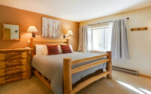 photo 5 of Cozy Ski-in/ski-out Breckenridge Condo: Mtn Views!
