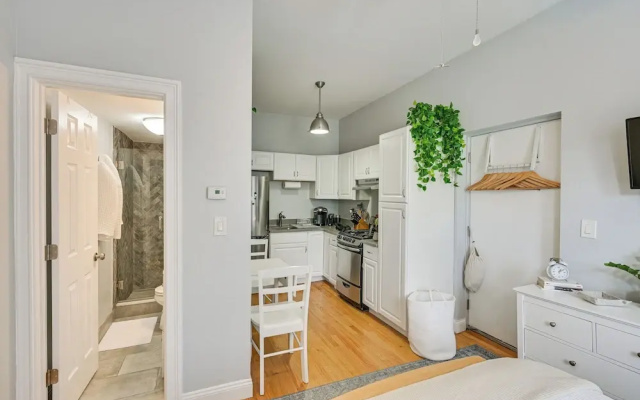 photo 5 of Cozy Somerville Studio: 2 Mi to Boston Walk to T