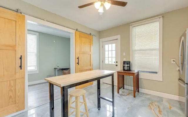 photo 3 of Cozy St Louis Getaway ~ 6 Mi to Downtown!