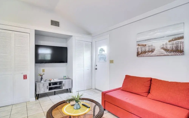 photo 4 of Cozy St Pete Home ~ 2 Mi to Madeira Beach!