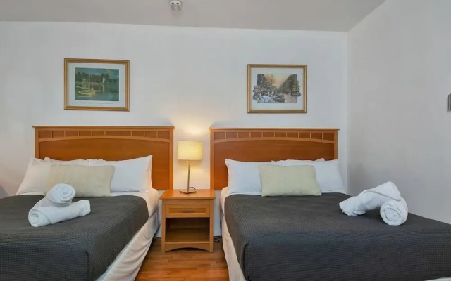 photo 4 of Cozy Studio/1bath, Hallandale Beach,pool & Parking