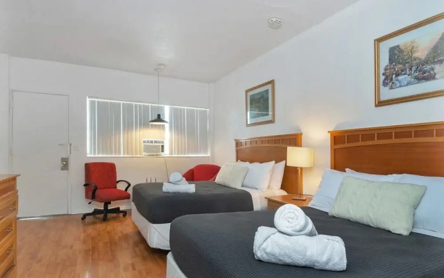 photo 5 of Cozy Studio/1bath, Hallandale Beach,pool & Parking