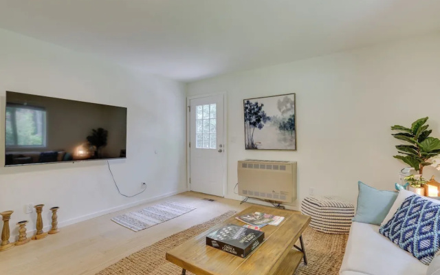 photo 4 of Cozy Swan Lake Apt w/ Grill + Private Yard