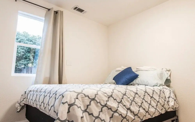 photo 5 of Cozy Three Bedroom in Concord
