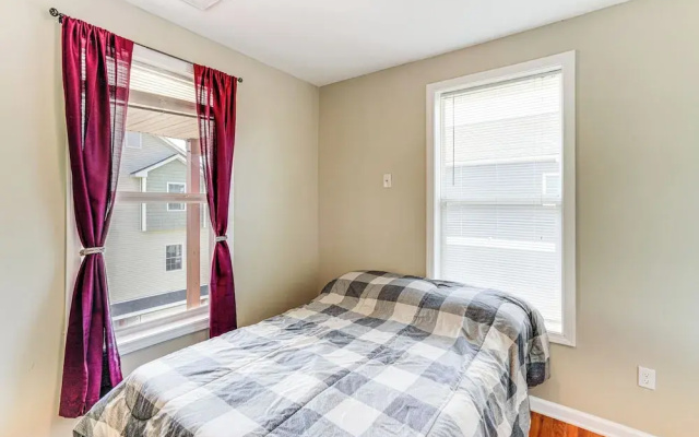 photo 5 of Canal-front Waterford Apartment on Hudson River