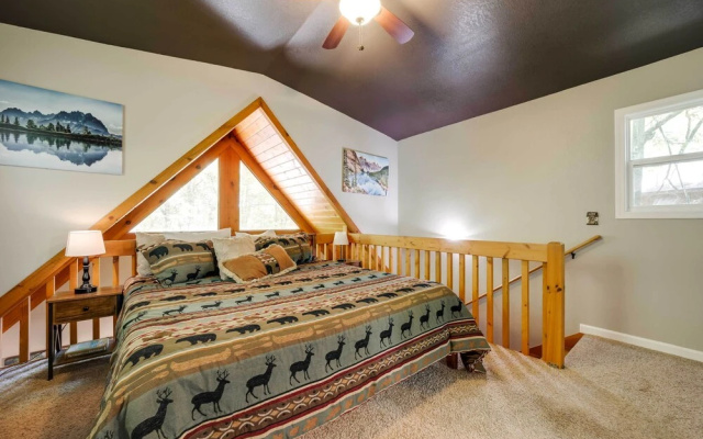 photo 3 of Private Hot Tub, Yard: Pet-friendly Whittier Cabin