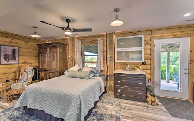 photo 4 of Cozy Wisconsin Studio, 11 Mi to Lake Geneva!
