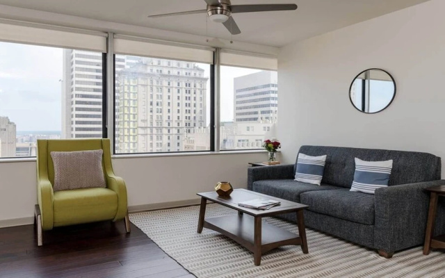 photo 5 of 18th FL Stylish CozySuites w/ roof pool, gym #5