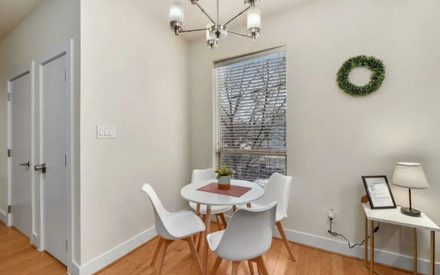 photo 5 of CozySuites Oak Lawn with great rooftop