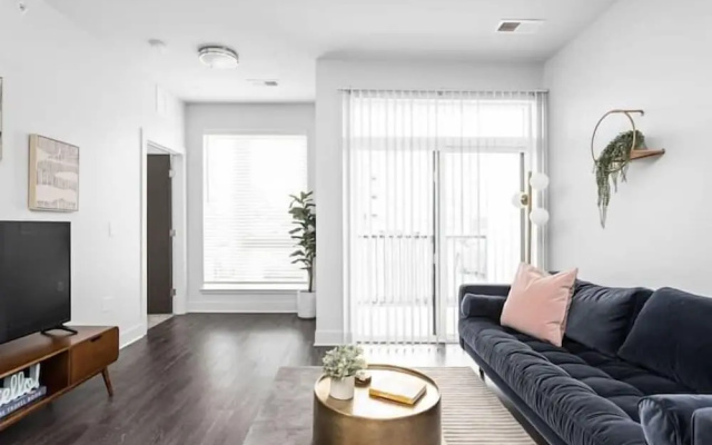 photo 2 of CozySuites Nora 3BR near Fashion Mall