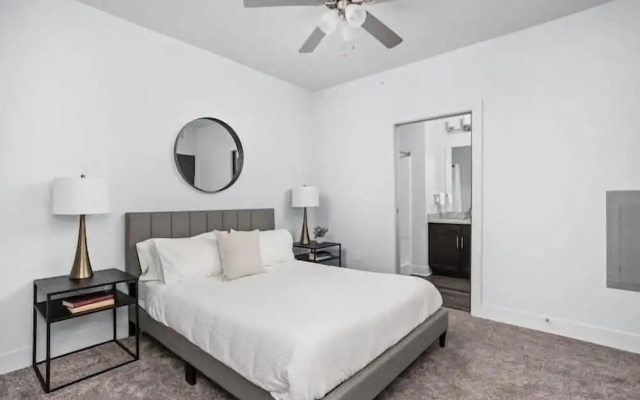 photo 5 of CozySuites Nora 3BR near Fashion Mall