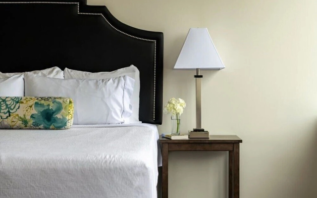 photo 2 of CozySuites | TWO Lovely 2BR 2BA Condo