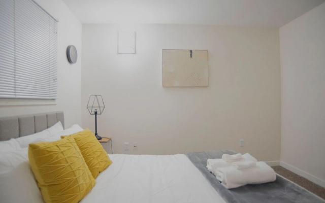photo 5 of CozySuitesThe Block w Skybridge Access 2