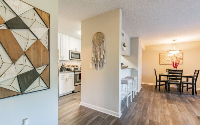 photo 5 of CP-514: Luxury Clearwater Apartment