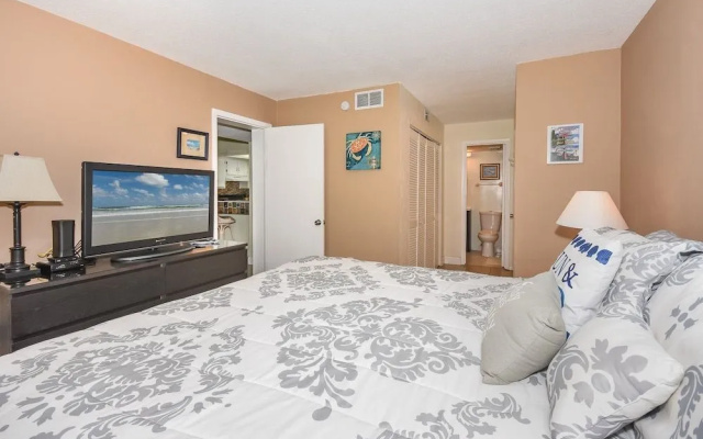 photo 3 of Cr109 Castle Reef 1 Bedroom 1 Bathroom Condo