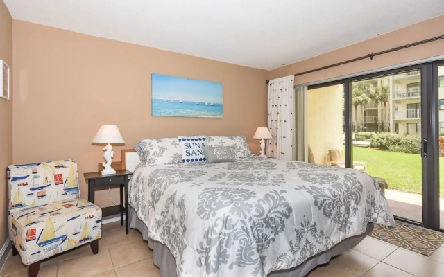 photo 4 of Cr109 Castle Reef 1 Bedroom 1 Bathroom Condo