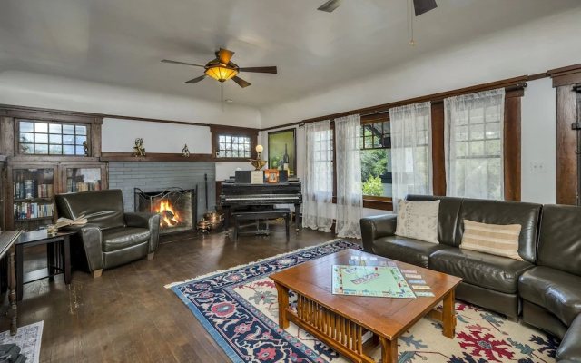 photo 2 of Craftsman Inn