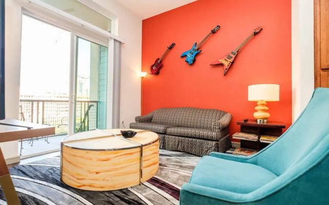 photo 2 of CrashPad Downtown Houston