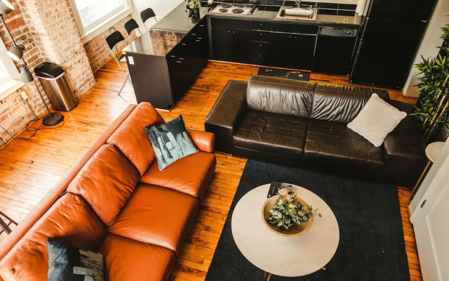 photo 5 of CrashPad Downtown Houston