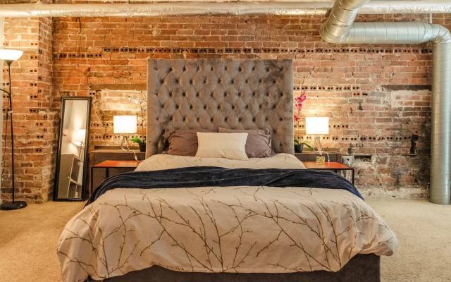 photo 5 of CrashPad on Main Street