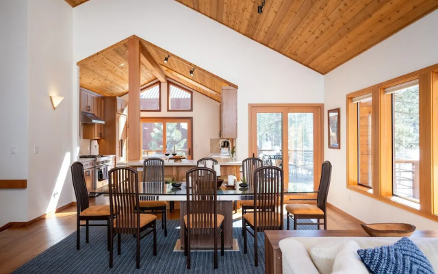photo 2 of Creekside At Northstar 4 Bedroom Home by RedAwning