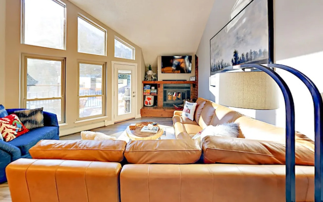 photo 4 of Creekside Gem #E-2 - 4 Br Townhouse