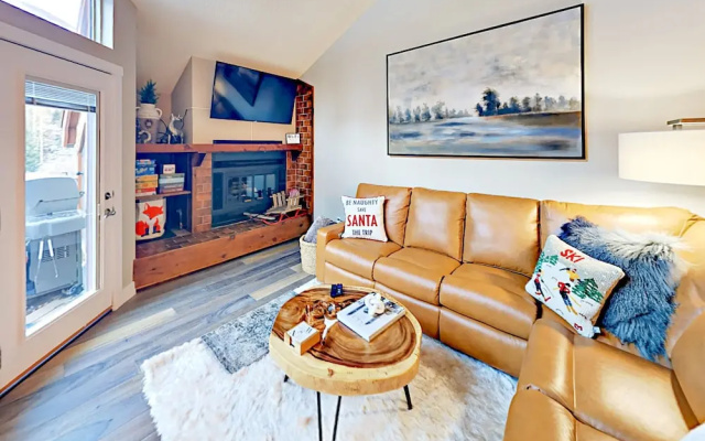 photo 5 of Creekside Gem #E-2 - 4 Br Townhouse