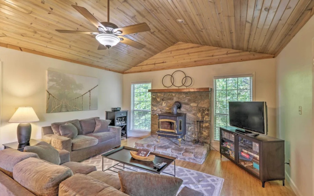 photo 2 of 'creekside Hideaway' w/ Fire Pit + Creek Access!