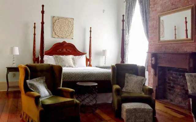 photo 2 of Creole Gardens Guesthouse and Inn
