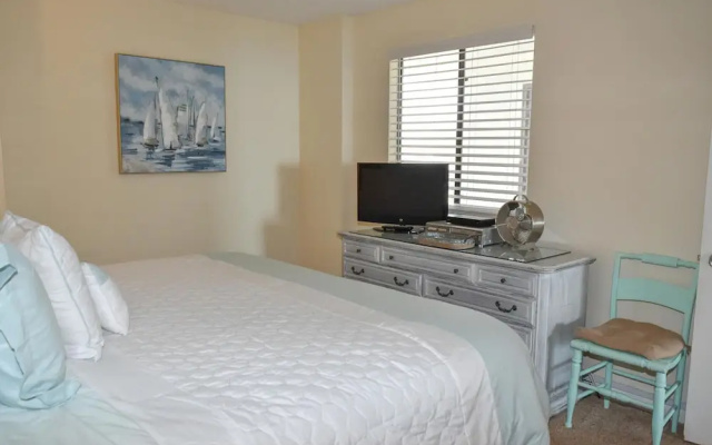 photo 4 of Crescent Sands F4 by Seaside Vacations