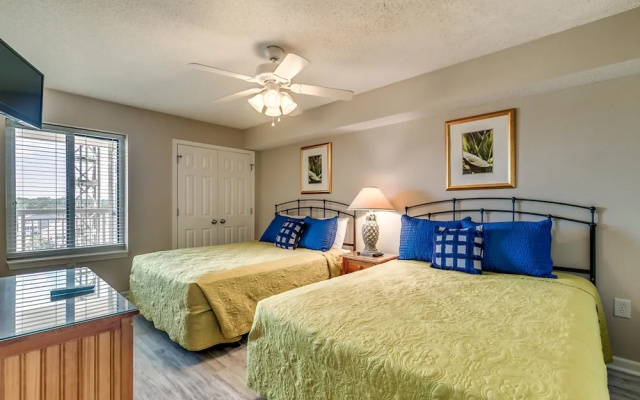 photo 3 of Crescent Shores N - 702 Apartment 3