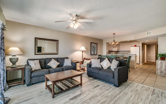 photo 4 of Crescent Shores N - 702 Apartment 3