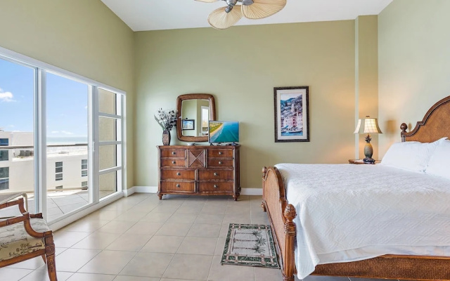 photo 2 of Crescent Siesta Key Charmer 3 Bedroom Condo by RedAwning