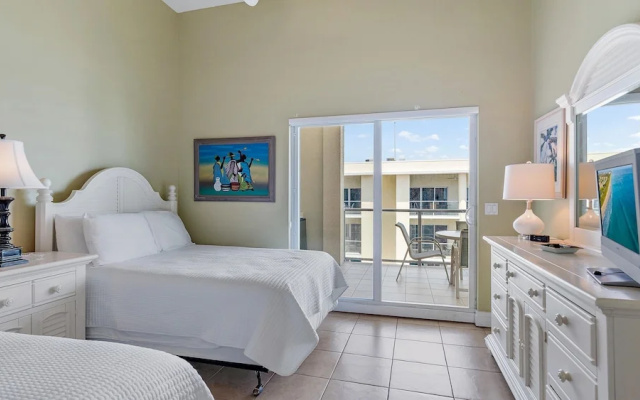 photo 3 of Crescent Siesta Key Charmer 3 Bedroom Condo by RedAwning