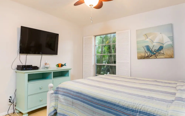 photo 5 of Crescent Street 1138 A by Vtrips