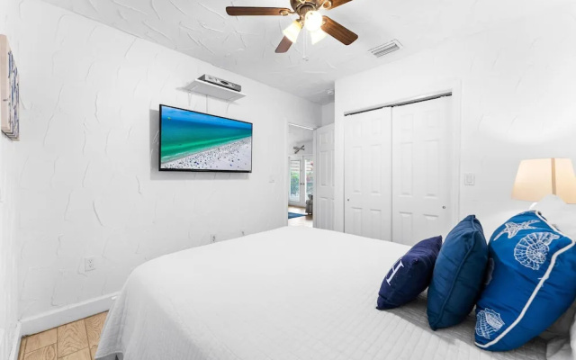 photo 2 of Crescent Street Villas By Beachside Mgt