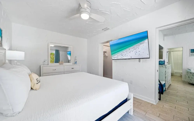 photo 5 of Crescent Street Villas By Beachside Mgt