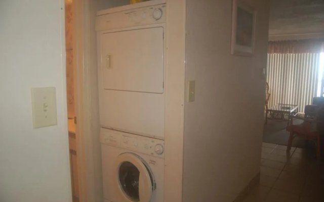 photo 5 of Crescent Towers I, Unit 403 - 1 Br Condo