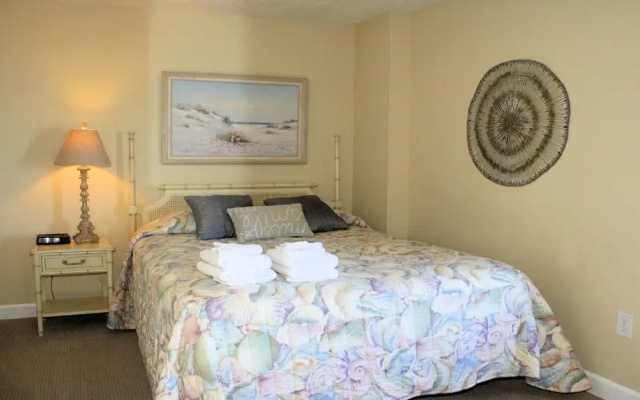 photo 2 of Crescent Towers I by Seaside Vacations