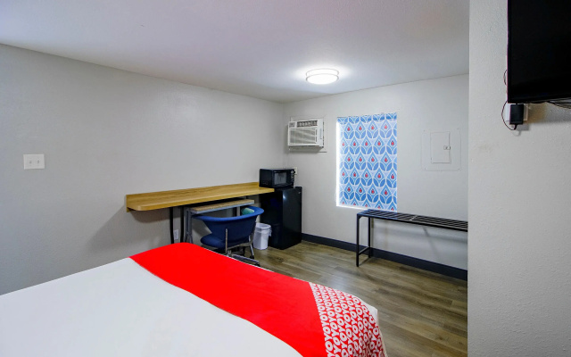photo 3 of OYO Hotel Sulphur LA Hwy 90 West