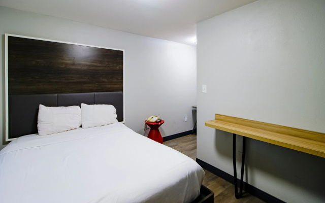 photo 5 of OYO Hotel Sulphur LA Hwy 90 West