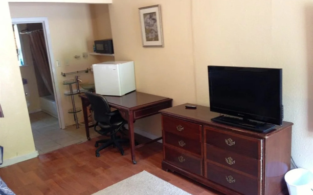 photo 5 of Crest Inn Suites & Cottages