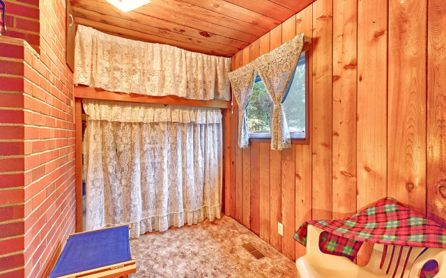 photo 5 of Crews Quarters in Westport