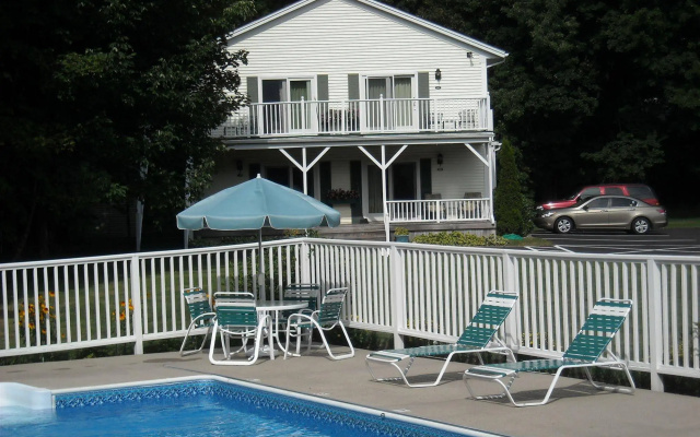 photo 4 of Cromwell Harbor Motel