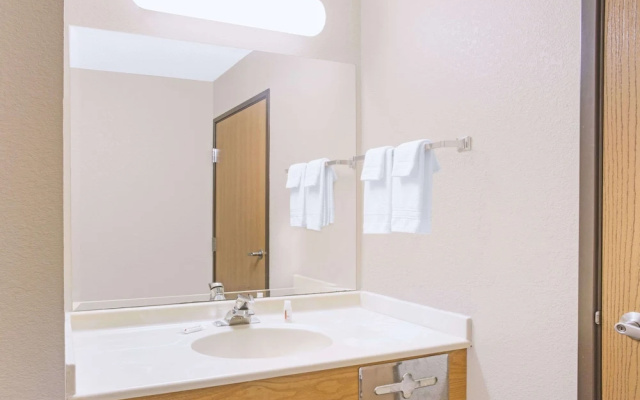 photo 4 of Crossings By Grandstay Inn & Suites Of Davenport/quad City